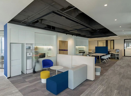 具有国际视野且富有创意的办公室装修设计空间是怎样的——知一投资